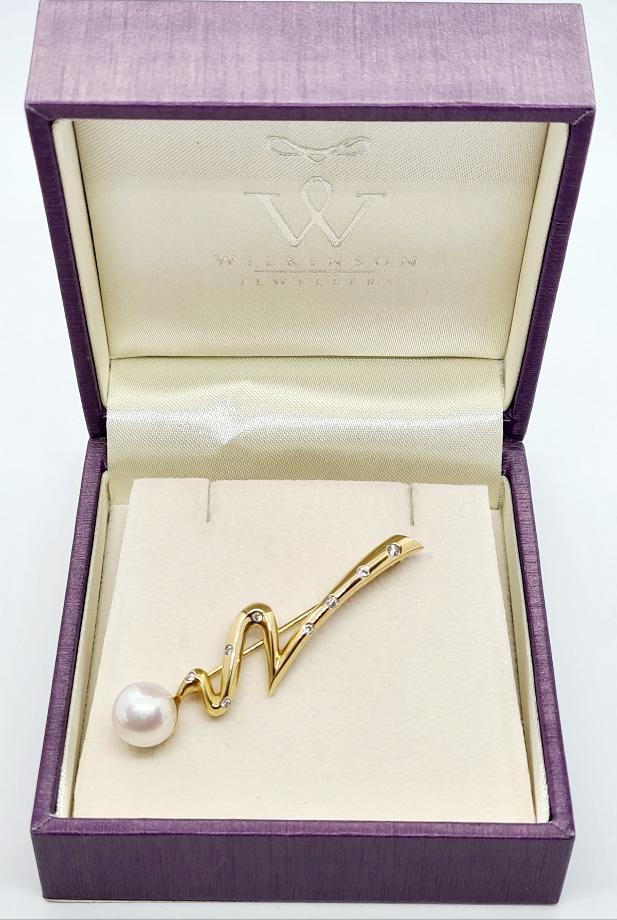 18ct-yellow-gold-diamond-and-pearl-brooch