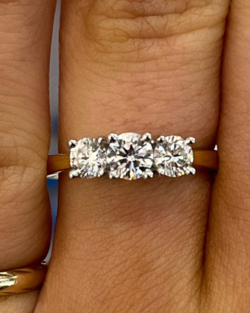 18ct Yellow Gold Graduated Brilliant Round Cut Trilogy Lab Diamond Ring